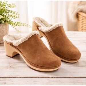 Crocs Clogs Hazlenut Brown Suede Sarah Luxe Sherpa Lined Mules Womens Size 6